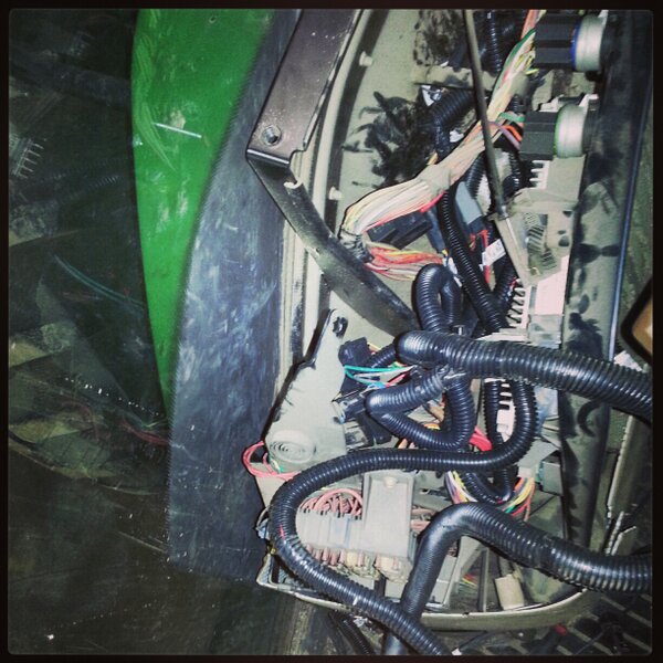 LeviHaselman's tweet image. And you think your job is hard?  #WiringProblems