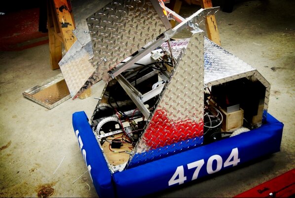 FRC4704's tweet image. Miss you already nugget 35 more days #countdown #frcproblemz #FIRSTproblems