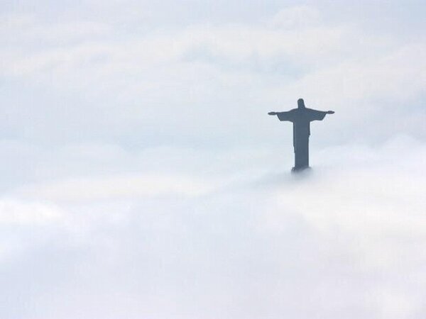 planetposts's tweet photo. Rio de Janeiro, Brazil. The statue of Christ in Heaven, almost literally. http://t.co/69sF5ZbPO6