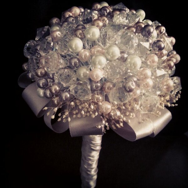 BouquetCreation's tweet photo. #wedding #flowers #bouquet #unique #bling #weddingplanning #bridalbouquet #weddingparty http://t.co/ce4TFezdX8 http://t.co/eYG5dEu2El