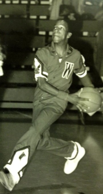 Bout 2 dunk!  Wish I still could, lol! #throwbackthursdays http://t.co/GfYJuH3uYi<a href="/tag/throwbackthursdays"class="tags">#throwbackthursdays</a>