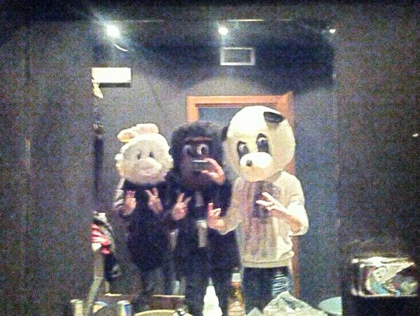 MauriGreg's tweet photo. @fin2danti mi scuso ancora per la palpata sul palco.. Cordiali saluti, il panda. Grande dani, grazie per la serata! http://t.co/2ZpeYoZMI3