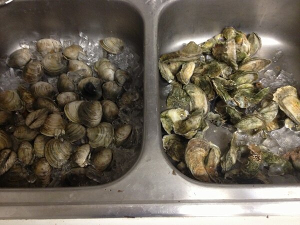 LeftCoastLove's tweet photo. Shellfish on my mind...from a couple of weeks ago #seafoodbeforemeat http://t.co/91lW3bCU9X
