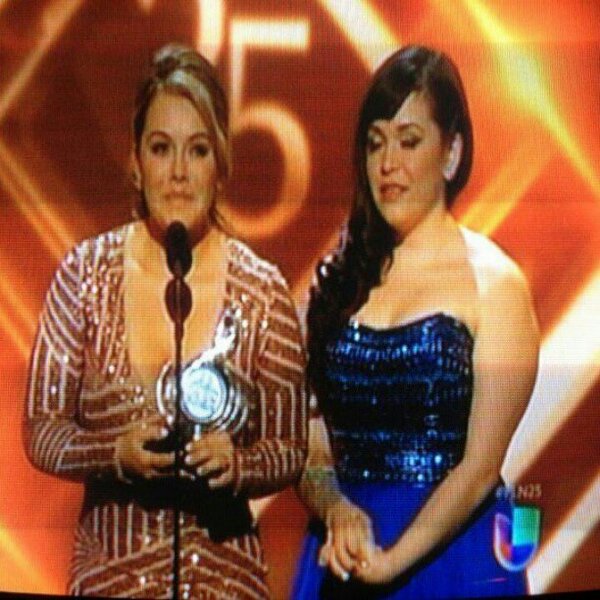 JenniRiveraClub's tweet photo. Jenni Rivera Ganadora en Premio Lo Nuestro 2013 Artista Femenina Pop Del Año #jenniVIVE RT http://t.co/SZKrKdZzQO