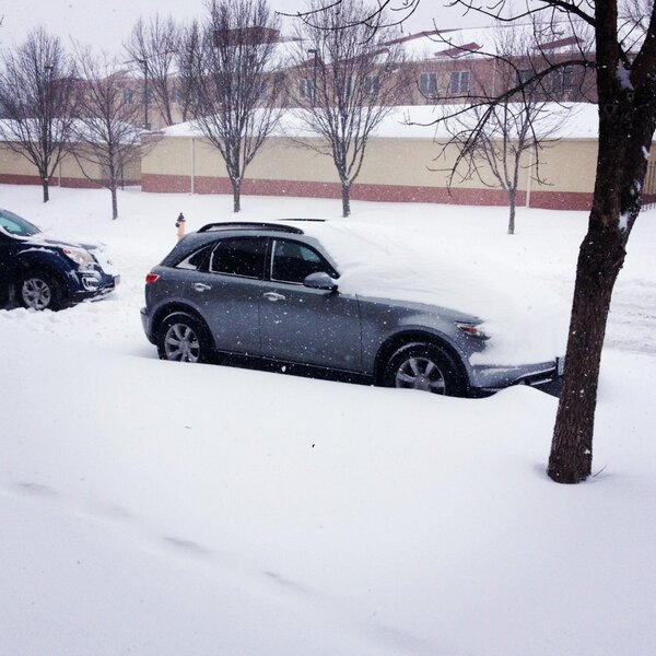 wlreagan13's tweet photo. Problematic without a shovel http://t.co/D39GPrjulE
