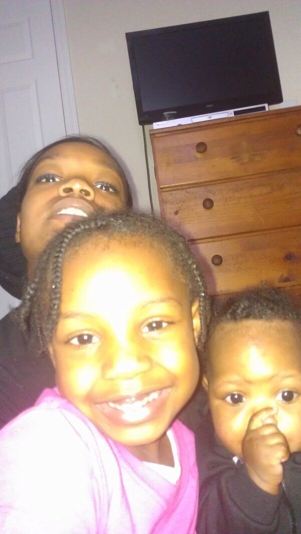 Me nd mii grls!!! O how much i love dem!!!