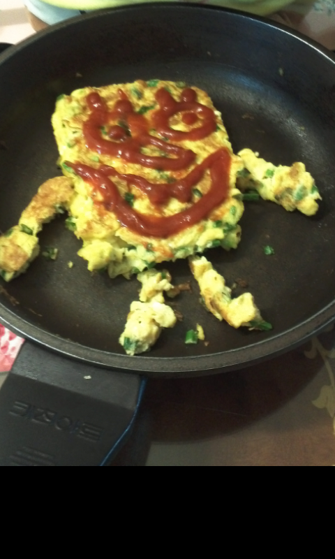 gagjidol's tweet photo. 엄마가 맹글어준 스폰지밥 계란말이 http://t.co/xqyY5GtCnl