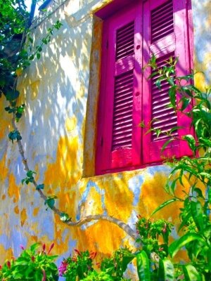 PencereFuari's tweet photo. Hayallerdeki pembe panjurlu ev bu olabilir mi sizce? :) #günaydın http://t.co/2J3LaJqtNM