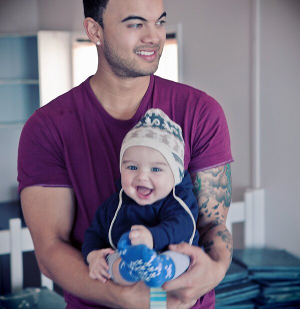 GuySebastian's tweet photo. Oh my Gosh he is so small here!! Even he got in on the Reno action! http://t.co/jzHXAp6eHw