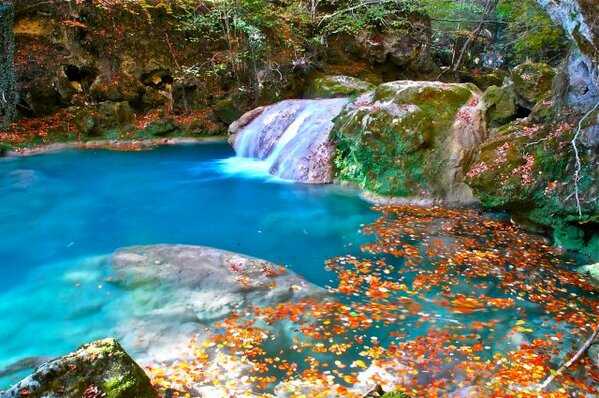 micabiante's tweet photo. “@NaturPictures: Nacedero de Urederra (Zudaire, Navarra) http://t.co/7sfHLCioKs” un diaa @miridiez20 @martaortu @blancapou  😊