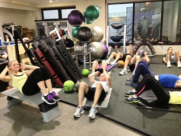 LuciDodd's tweet photo. Working on our six packs @Poole_ff http://t.co/Gv1YH49Kk4