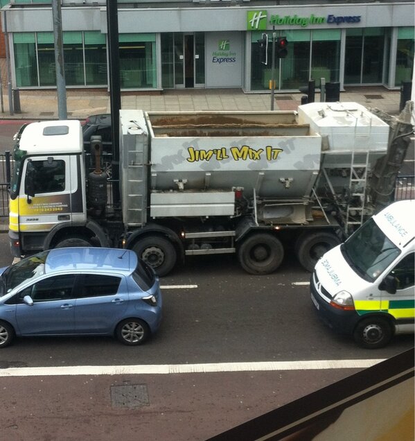 Mr. M.J.Moth tweet media