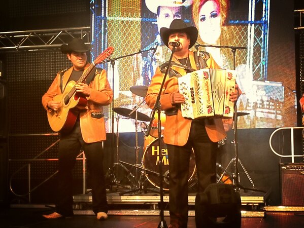 johnnynora's tweet photo. Zentenario con sus material mas reciente! http://t.co/URwSdagctR