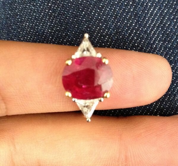 GemsAround's tweet photo. Ask if a stone is natural or treated, cost diff. can be huge. Approx. 8ct ruby in this ring is natural &amp; spectacular! http://t.co/bUeRJPjCMq