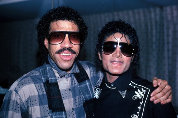 LionelRichie's tweet image. Great one! RT @michaeljackson: Friendly Friday: Michael Jackson and Lionel Richie!