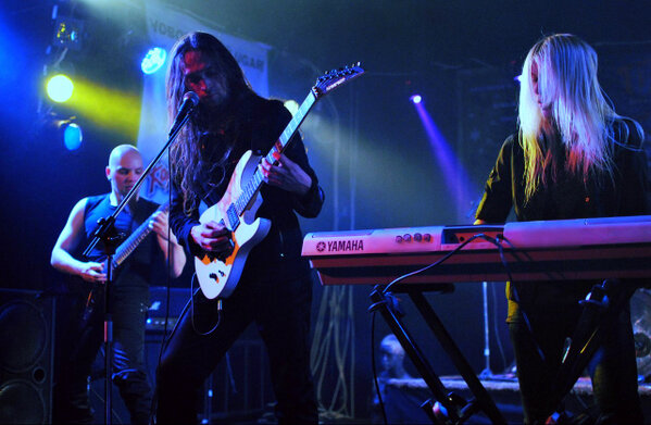 CrystalNight tweet media