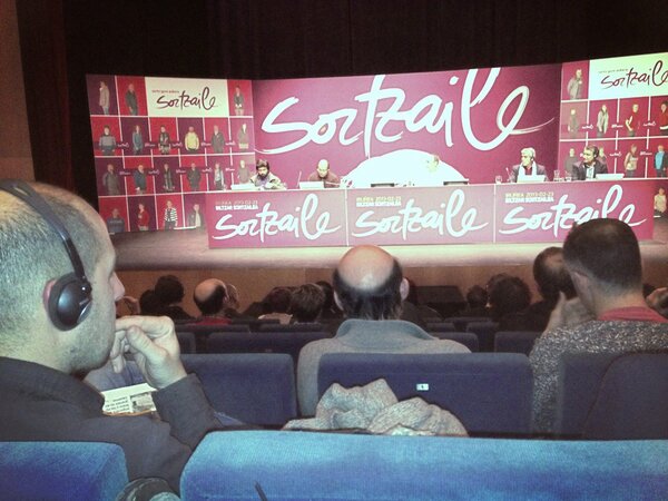 julenaretakoa's tweet image. #Sortu sortuz, lehenengo jardunaldia, nazioarteko gatazken konponbidea, palestinako ordezkaria hizketan!