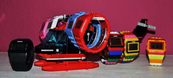 RelojdeColor's tweet image. El helicóptero de LEGO ha llegado a Relojes de Colores....... 
Sube te a el!