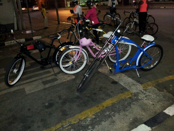 NickReporter's tweet image. Here's picture proof of how cool we are @FeltBicyclesSA @ginamouse @BradPennel @CriticalMassJhb #rollinginstyle
