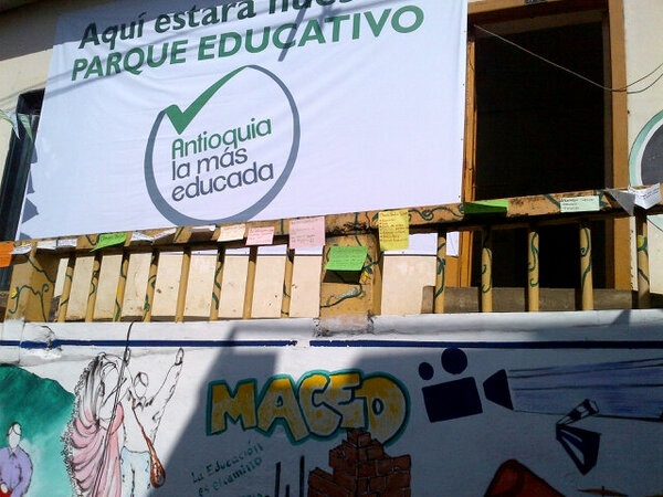 sergio_fajardo's tweet photo. Acá había una cárcel, ahora tendremos un Parque Educativo. Felicitaciones Maceo. http://t.co/8A1CD6ZzH0