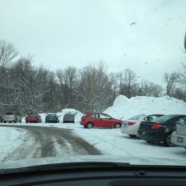 Dyounghans's tweet photo. Typical @jojo_shoe #whoneedsparkingspots #boss http://t.co/a7pO1PoCTr