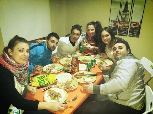 luisitobanyeres's tweet photo. @23Veron @mauroribera2 @mary_acv @meryesteve #pika #moi burritos vy mauro http://t.co/C6TP062042