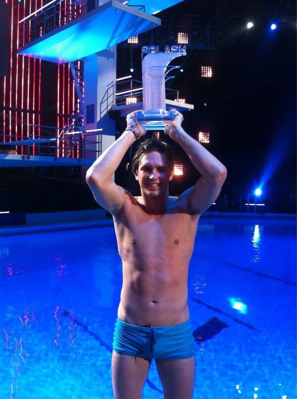 Splash tweet media