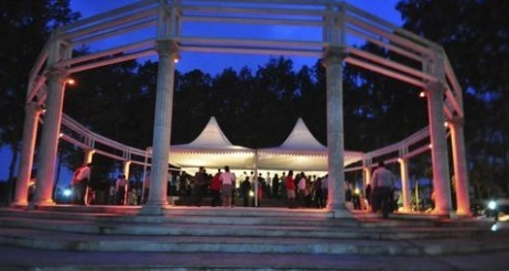 ProCDMX's tweet photo. Que cada colonia tenga espacio al aire libre donde se lleven a cabo eventos culturales y de lectura #CalidadDeVidaDF http://t.co/Qopb5ga51x