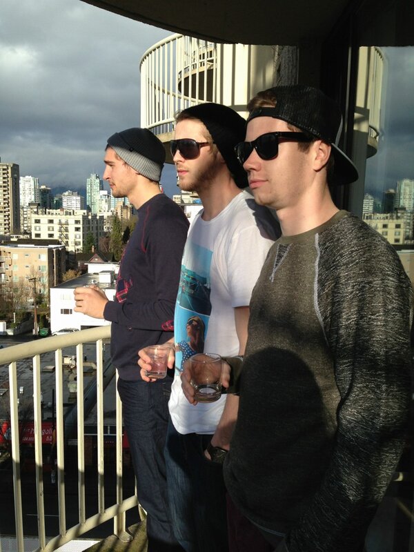 courtneymark's tweet image. Photo shoot Friday furda boys #daydrunk #YVRfun @ColtonDeman8 @G_Beal_5 @jlanttz
