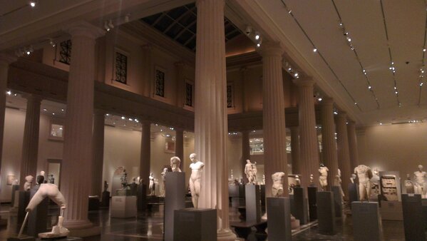 jayfilmstw's tweet photo. Amazing...after hours at the MET! #hackthemet http://t.co/fif6V0AhdY