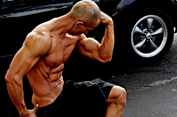 Эдуардо медрано. Фрэнк медран. Фрэнк медрано турникмен. Фрэнк медрано турникмен. Фрэнк медрано калистеника.