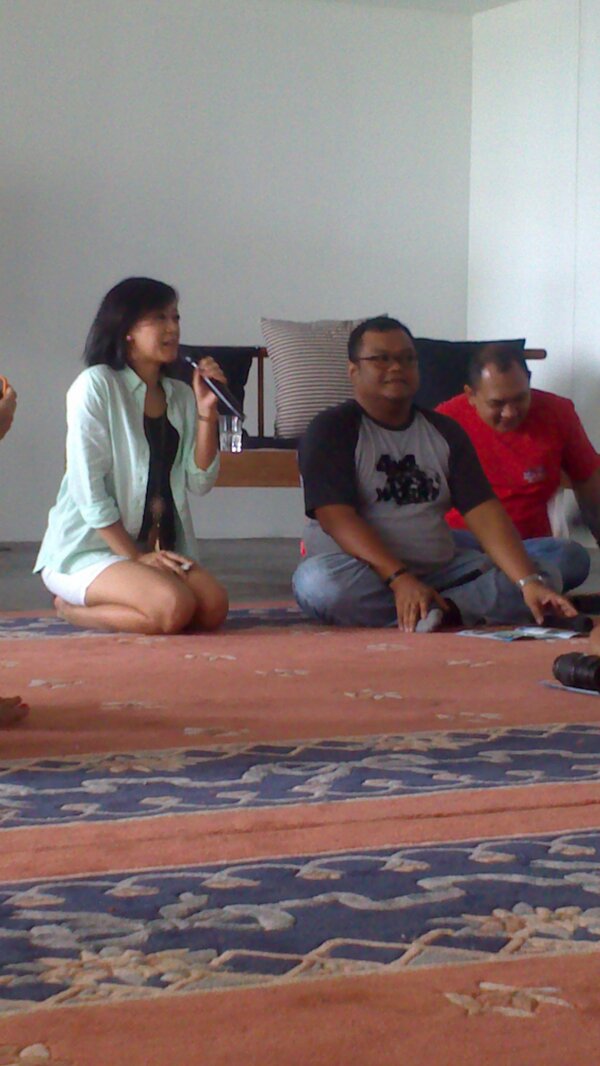 melmelet's tweet image. Miss Scuba Indonesia 2012 @jovitaayu lagi share ttg Manta #DiveTalk