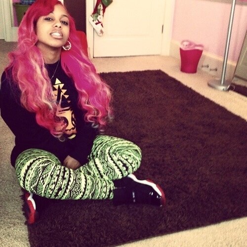 So freaking beautiful! Like.... She's so freaking blessed!