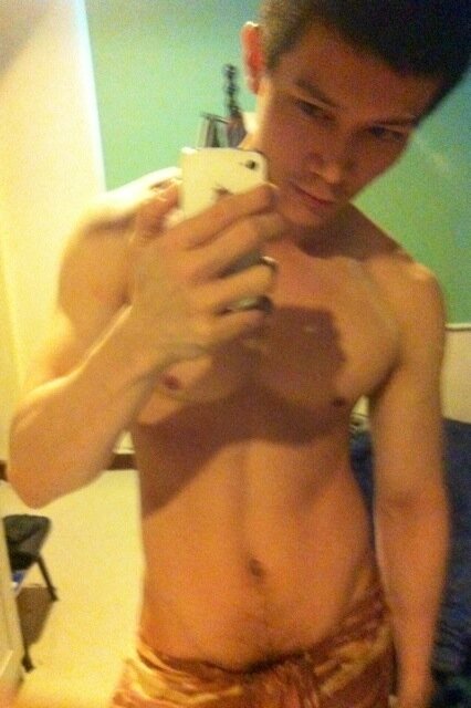 demitrious57's tweet photo. อาบน้ำกัน http://t.co/UbQaf93boA