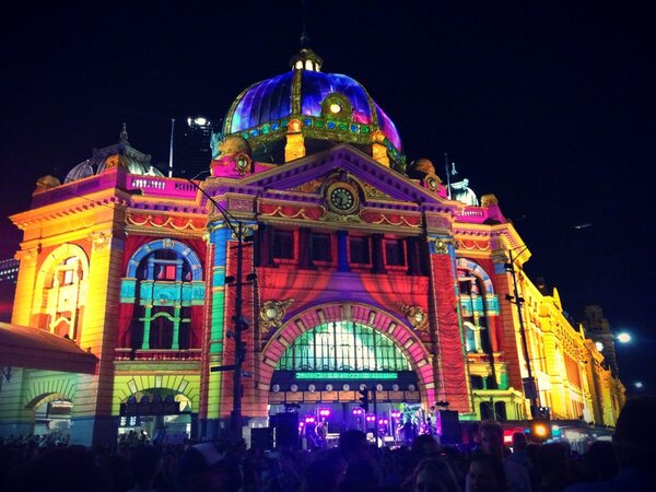 _AngelineLim's tweet image. #Melbourne shines tonight. #whitenightmelb is here. GG @whitenightmelb - great launch. Sight &amp;amp; Sound feast.