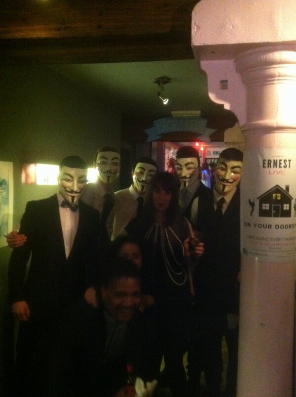weareernest's tweet photo. Strangers on Tuesday.... http://t.co/nKH8FxtZMr