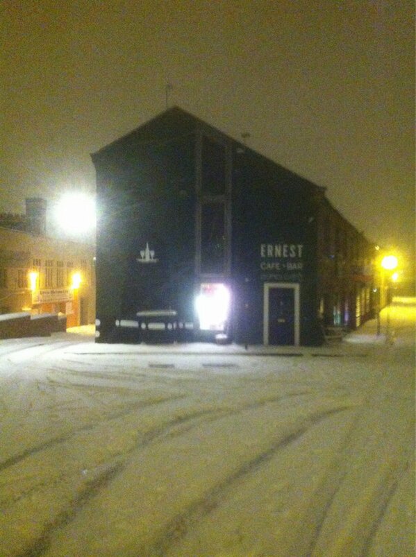 weareernest's tweet photo. A Snowy Ernest.. http://t.co/11mvzlRKSd