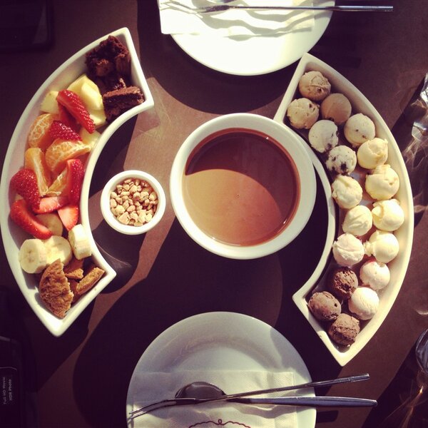 GXiayan's tweet photo. Fondu 😋 http://t.co/E6UnJHvjXd