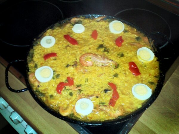 gascon_lopez's tweet photo. En un dia tan freskito ..lo mjor qedarme en casa con mi chiki..y una buena paellika!!!..mmmm..jiji.. ;) http://t.co/yr3ssMJ7tK