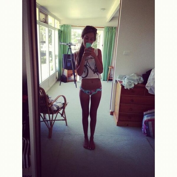 Linnlin_'s tweet photo. why can't it still be the holidays. :( waaaah http://t.co/5BL5zdUUTl