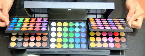 ShopTohada's tweet photo. MAC 180 WARNA EYESHADOW RP.300.000 http://t.co/UHDoCuqUK2