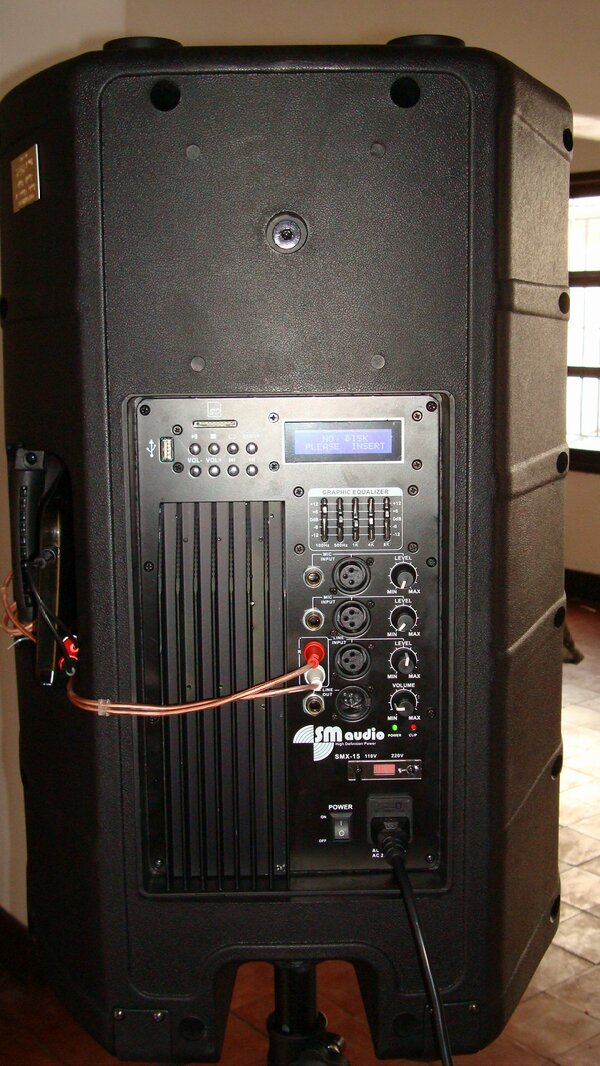 SD Card slot
 Mp3 Player control with big LCD SCREEN
 Dedicate 5-band Graphic Equalizer
 Remote control