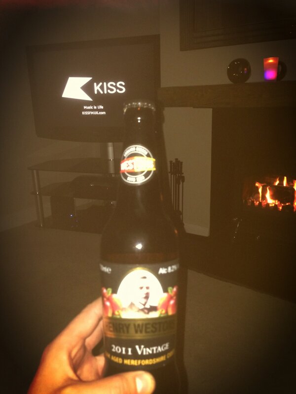 CalverRob's tweet photo. And few cheeky Henry Westons #tunes #logburner #chillaxing http://t.co/jtUBQ7CruU