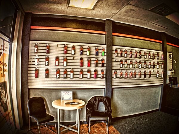 1stoppoddrop's tweet image. Accessories galore!!  If we don't have it, we'll hook it up for you. #PodDrop #Chesterfield #ōlloclip