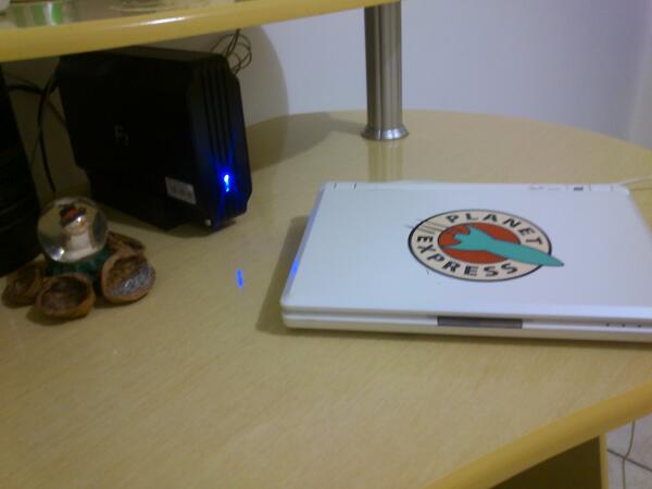sofarsodrunk's tweet image. Almost done, my new server Planet Express #futurama #gentoo