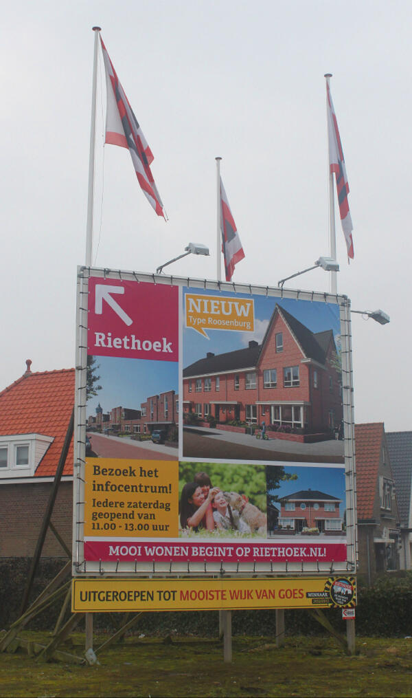 riethoek's tweet photo. Nieuwe borden Riethoek geplaatst! Morgen gaat de verkoop van start, mis het niet! #Goes #Riethoek #NBU riethoek.nl http://t.co/wqaEqUrlZ5