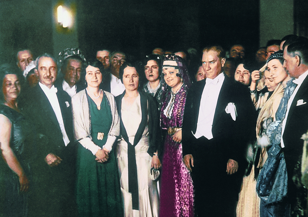 VestelIDTeam's tweet photo. Dünya Kadınlar Gününüz Kutlu Olsun! http://t.co/zuT69TEYff