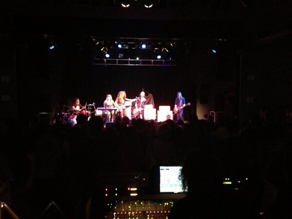 pagrobertson's tweet image. Watching @Blondeonblonde_ open for the presidents of the USA at the HiFi. Awesome show! #mustcheckout