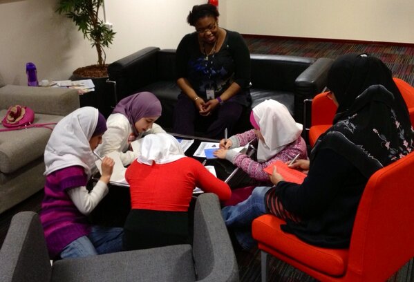 WarnerJD's tweet image. @JINC #STEM students of El Amien K12 school visit #IBMccAMS for Social Media lessons #E-Week teachertryscience.org