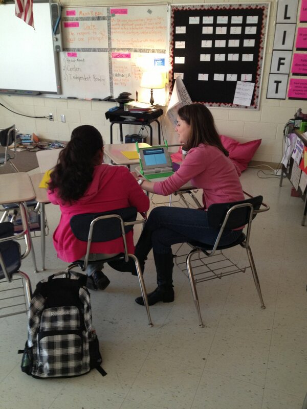 OLPC_Thomasboro's tweet image. The XO laptop helping an ESL student understand a new language with Words @OLPC_CLT #olpc #ready2lift #olpc_clt